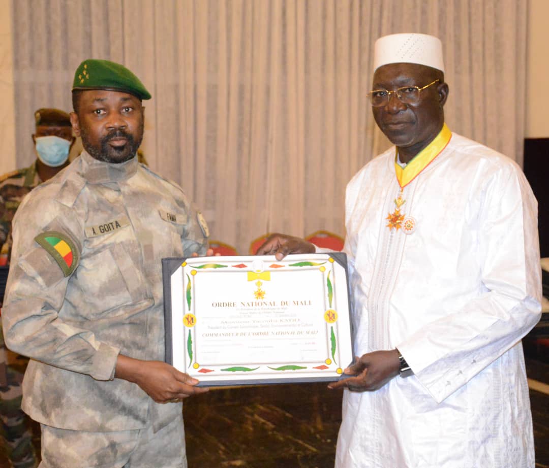 Elevé au grade de Commandeur   de l’Ordre National,  Le CESEC célébré   son Président, Yacouba KATILE  